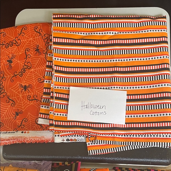 HALLOWEEN Mixed Sewing Materials Bag – Approx. 4 to 5 lbs (Predominantly Fabric) - Picture 3 of 6